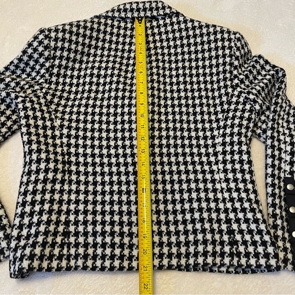 Black and White Houndstooth Jacket by ConradC Collection Size 8 - Picture 11 of 14